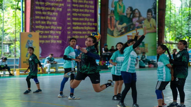 রুচি জাতীয় নারী হ্যান্ডবলের খেলা শুরু