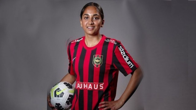 প্রবাসীদের মেলায় এবার সুইডেন প্রবাসী আনিকা সিদ্দিকী