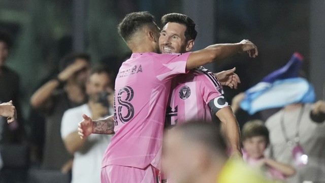 ইনজুরি থেকে ফিরেই অন ফায়ার মেসি