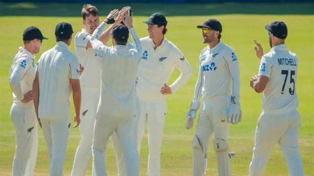 রেকর্ড জয় নিউজিল্যান্ডের, হোয়াইটওয়াশ জিম্বাবুয়ে