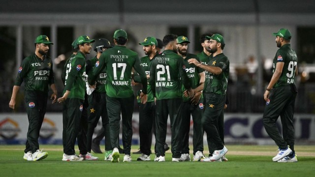 ওয়েস্ট ইন্ডিজকে হারিয়ে পাকিস্তানের সিরিজ জয়