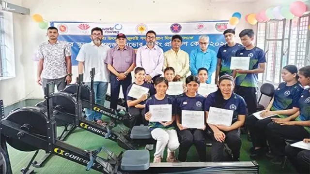 ইনডোর রোইং প্রশিক্ষণ