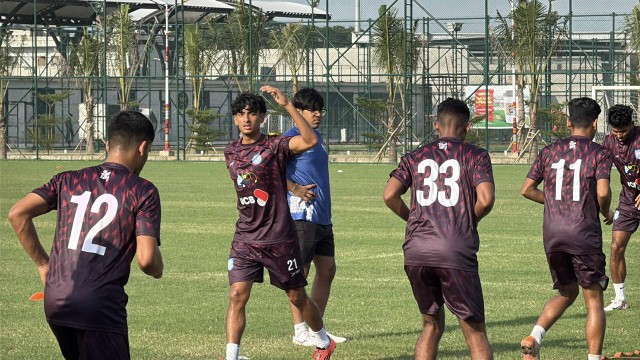 বাহরাইন যাত্রার আগে আলোচনায় কাবরেরা ও কিউবা