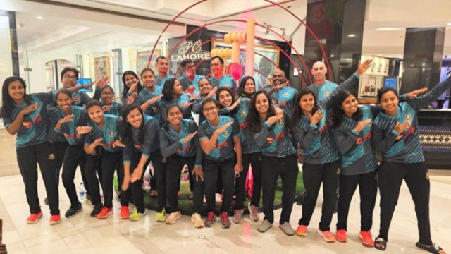 ছেলেদের সঙ্গে খেলে বিশ্বকাপের প্রস্তুতি নেবে মেয়েরা!